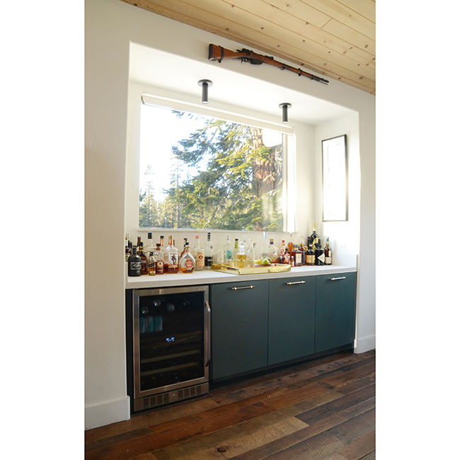 9-mountainside-bar-1